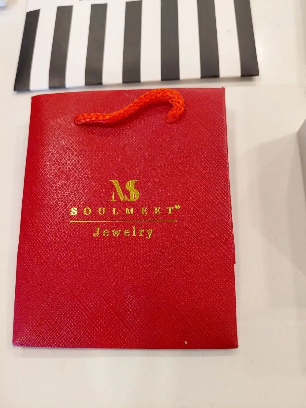 11 Designer accessories - Picture 9 of 12